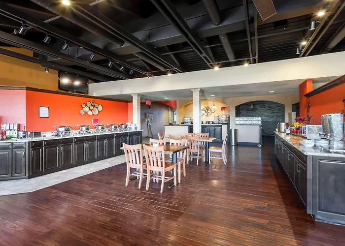 Best Western Plus Raton Hotel
